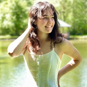 Meet your Posher, Ayla